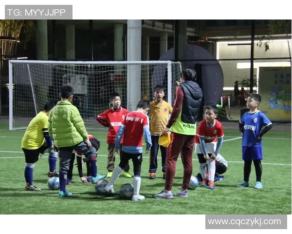 足球星童年：从街头小球员到绿茵场传奇的成长历程